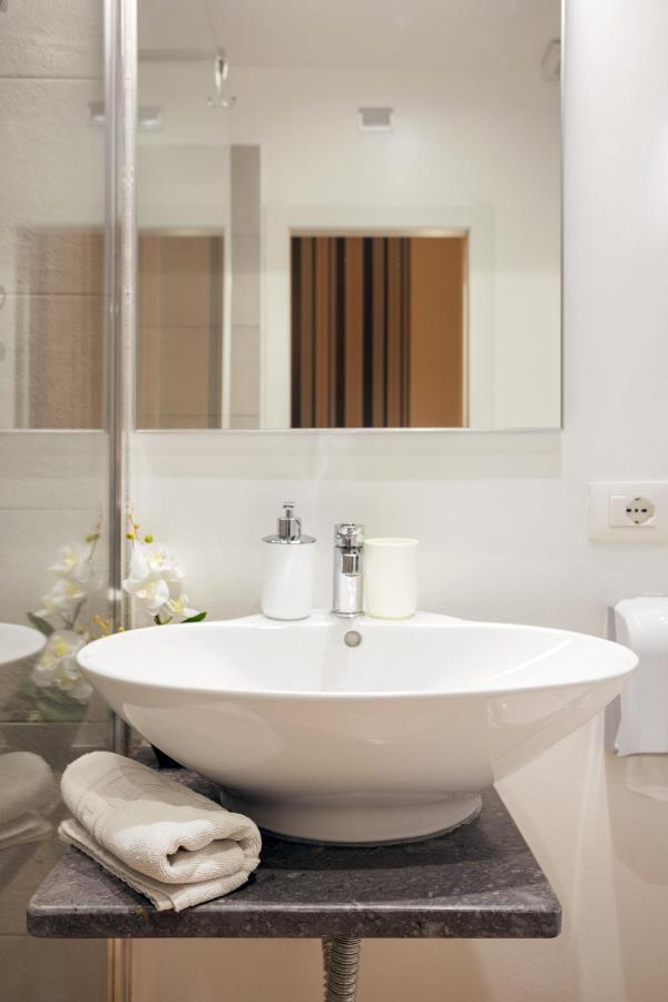 B&B Palermo Bella Rooms And Suites ภายนอก รูปภาพ